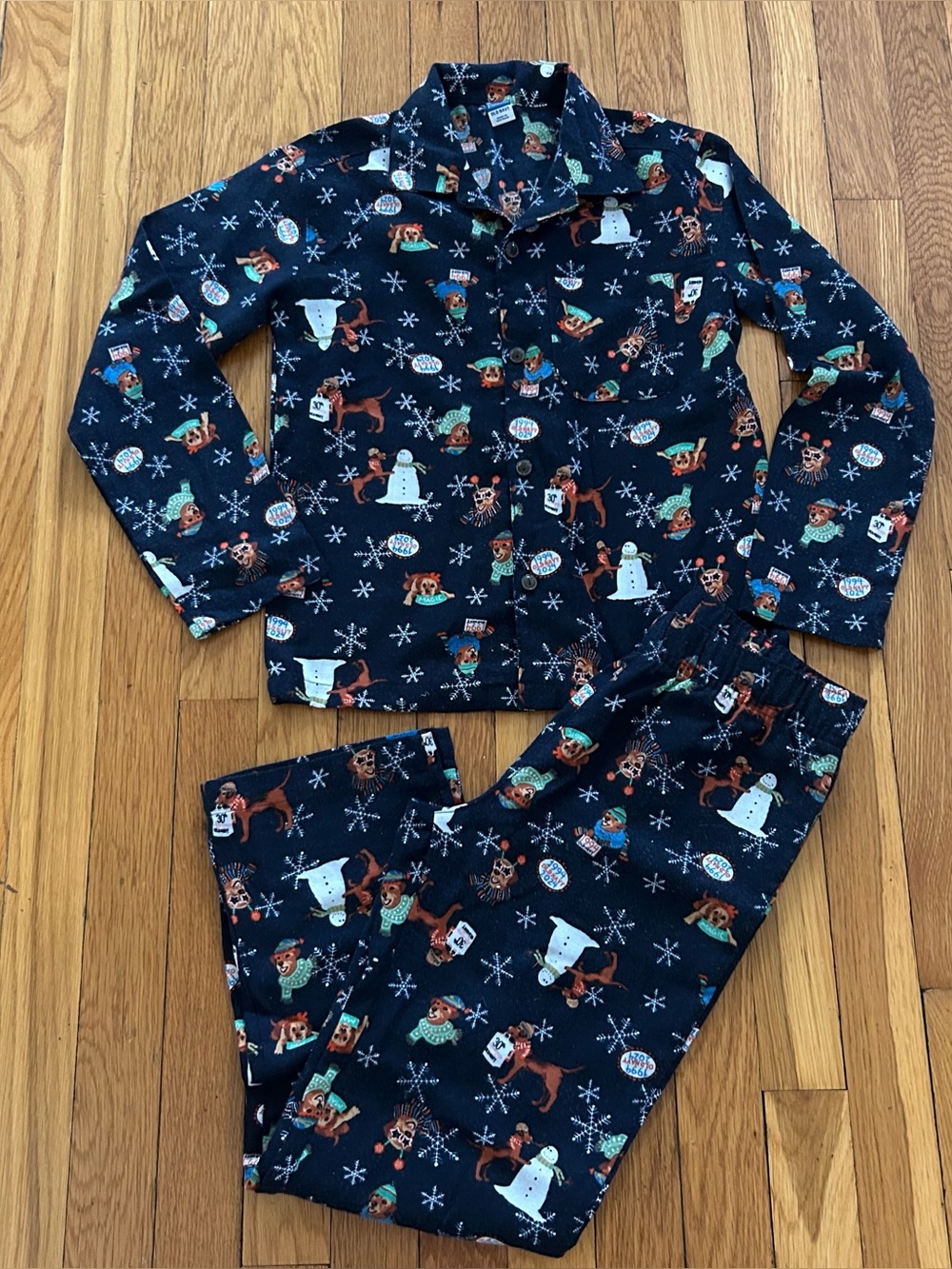 Old Navy 30th Anniversary Holiday pajamas in kids Unisex size 8